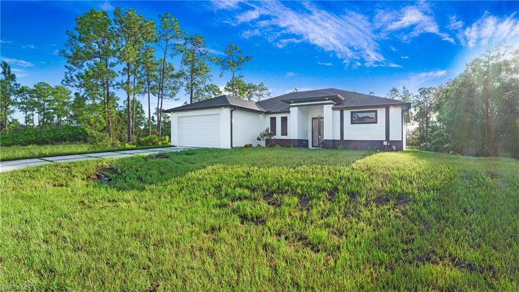 1420 Poinsettia Ave, Lehigh Acres, FL 33972-4