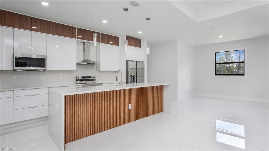 1420 Poinsettia Ave, Lehigh Acres, FL 33972-7