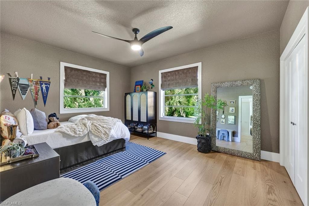 746 Park Ave, Naples, FL 34110-12