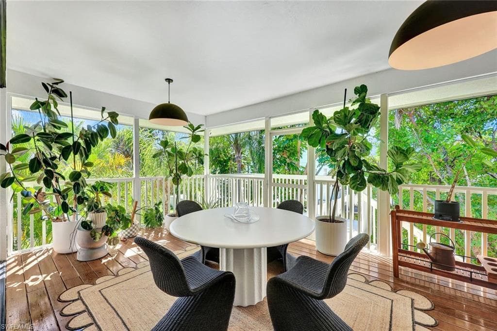 746 Park Ave, Naples, FL 34110-15