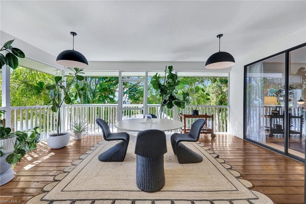 746 Park Ave, Naples, FL 34110-16