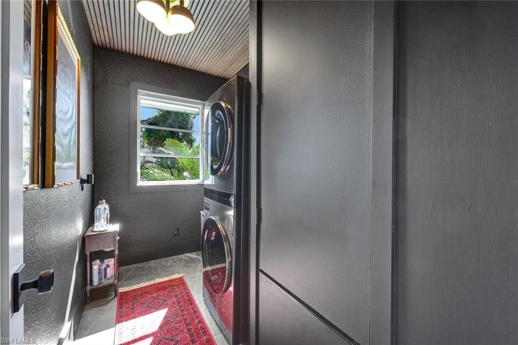 746 Park Ave, Naples, FL 34110-20