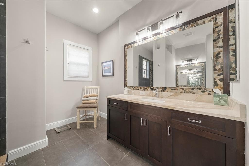 646 Vintage Reserve Cir 4d, Naples, FL 34119-10