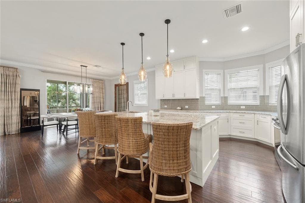 646 Vintage Reserve Cir 4d, Naples, FL 34119-2