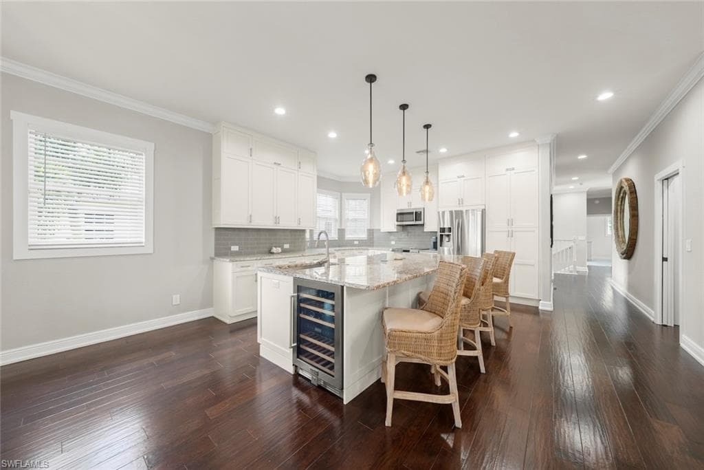 646 Vintage Reserve Cir 4d, Naples, FL 34119-3