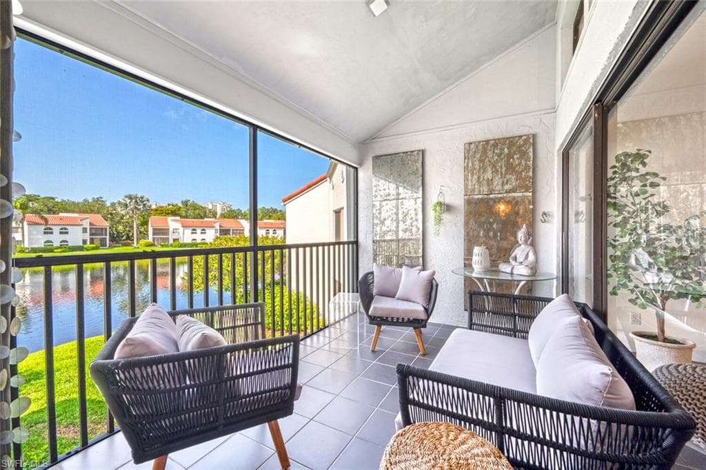 577 Beachwalk Cir R-203, Naples, FL 34108-21