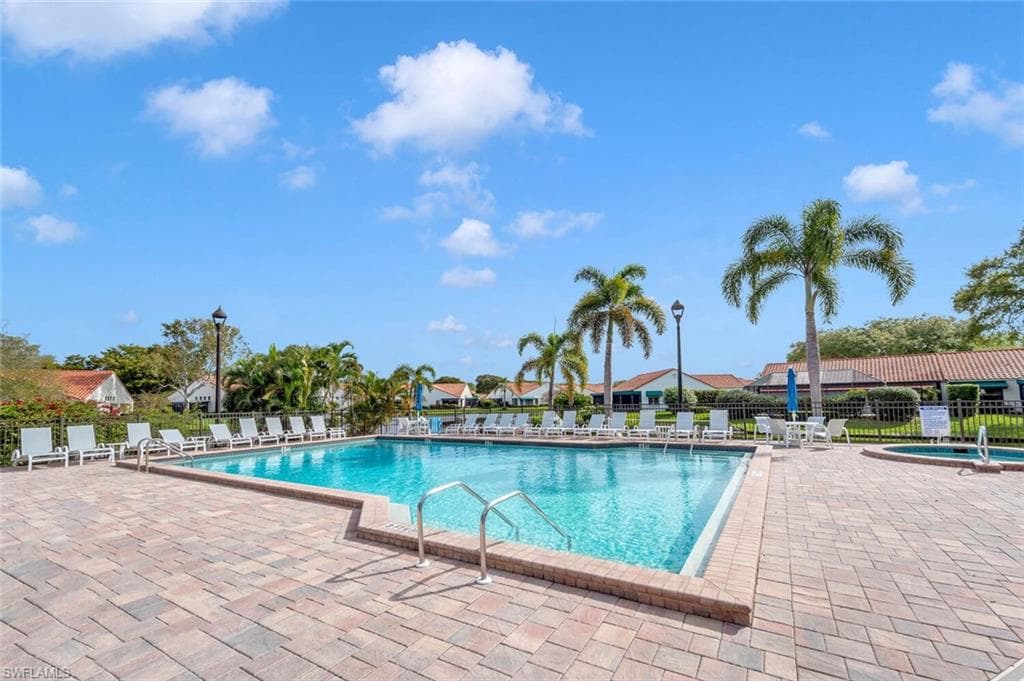 577 Beachwalk Cir R-203, Naples, FL 34108-29
