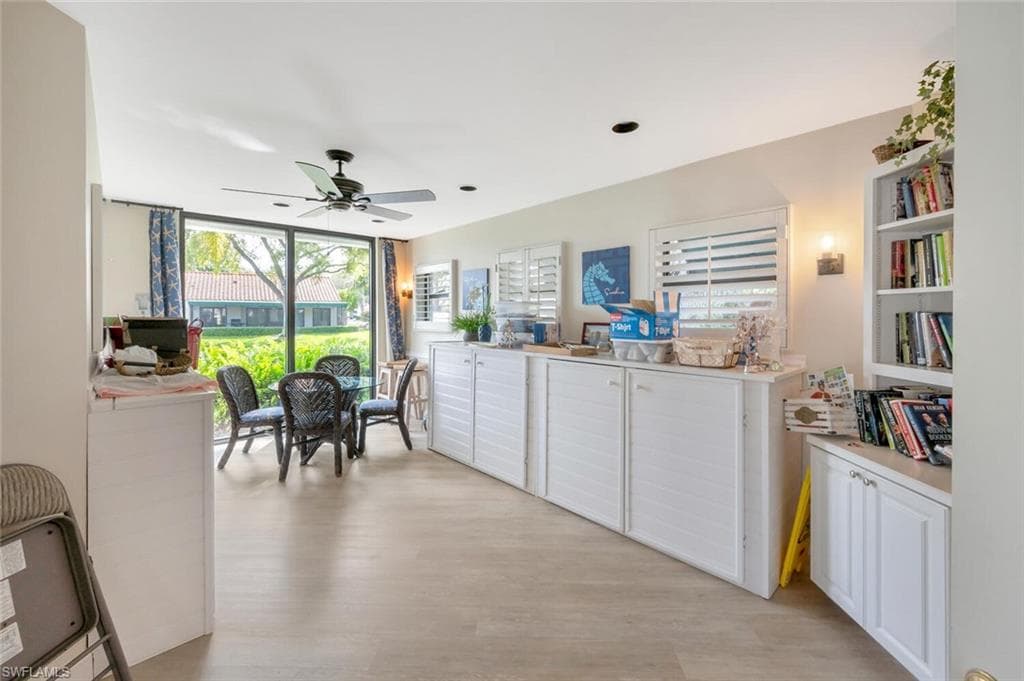 577 Beachwalk Cir R-203, Naples, FL 34108-34