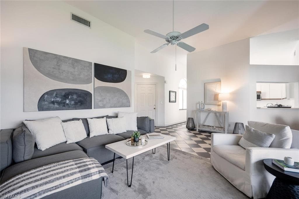 577 Beachwalk Cir R-203, Naples, FL 34108-7
