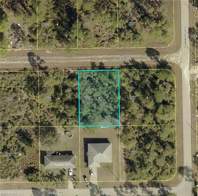 1038 Card St E, Lehigh Acres, FL 33974-1