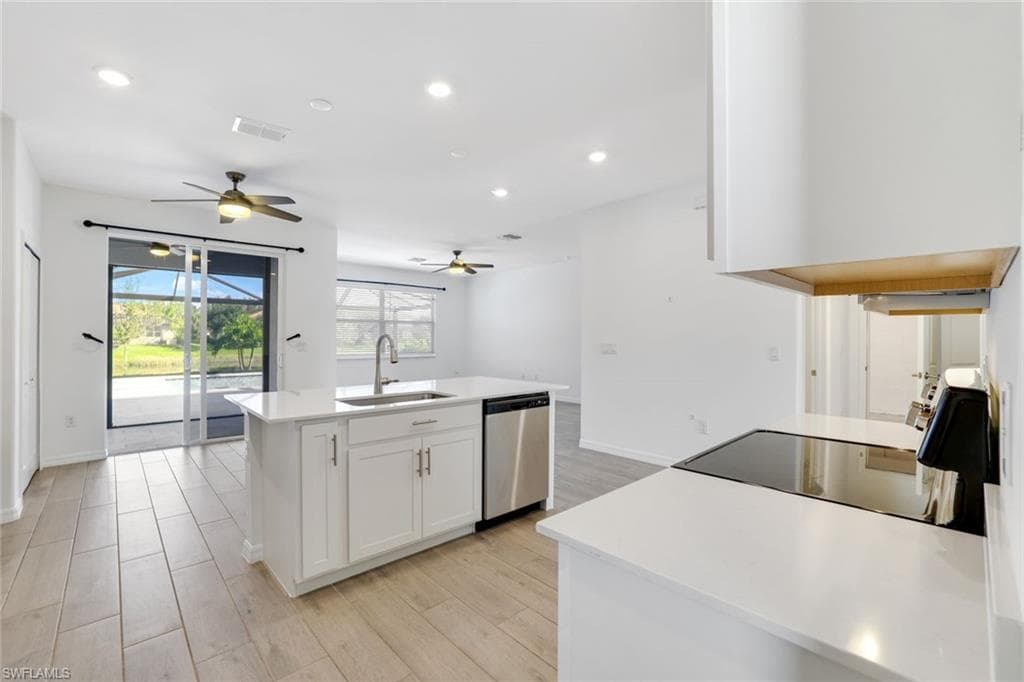 2253 Avocado Ln, Naples, FL 34120-10
