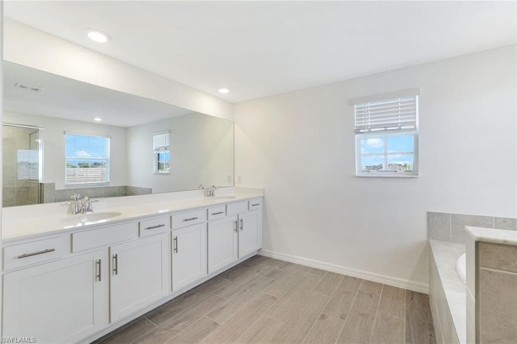 2253 Avocado Ln, Naples, FL 34120-13