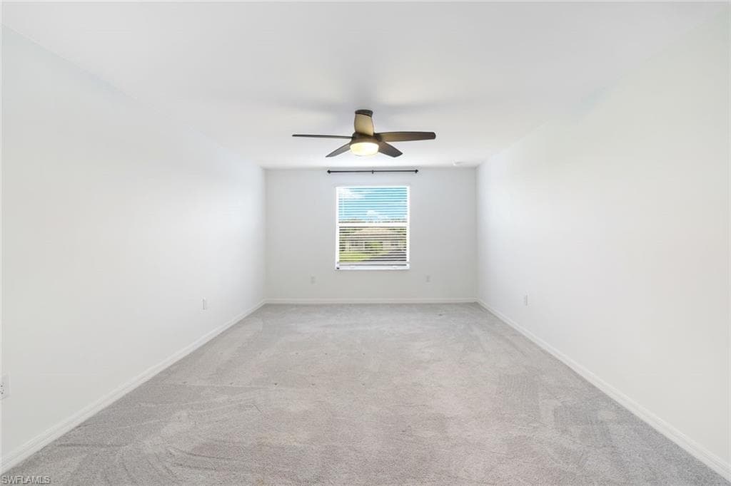 2253 Avocado Ln, Naples, FL 34120-15