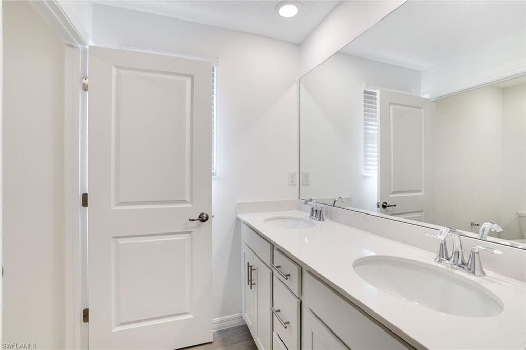 2253 Avocado Ln, Naples, FL 34120-17