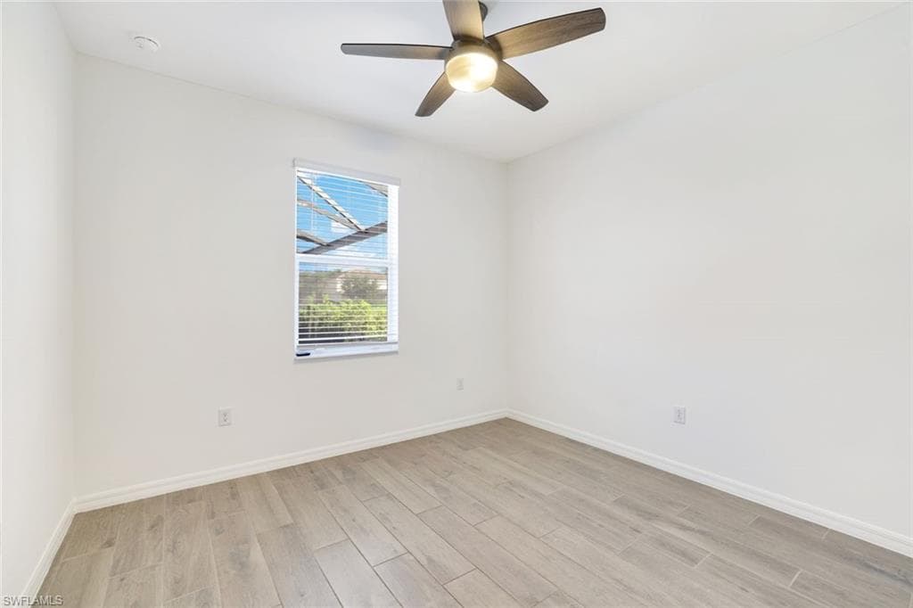 2253 Avocado Ln, Naples, FL 34120-18