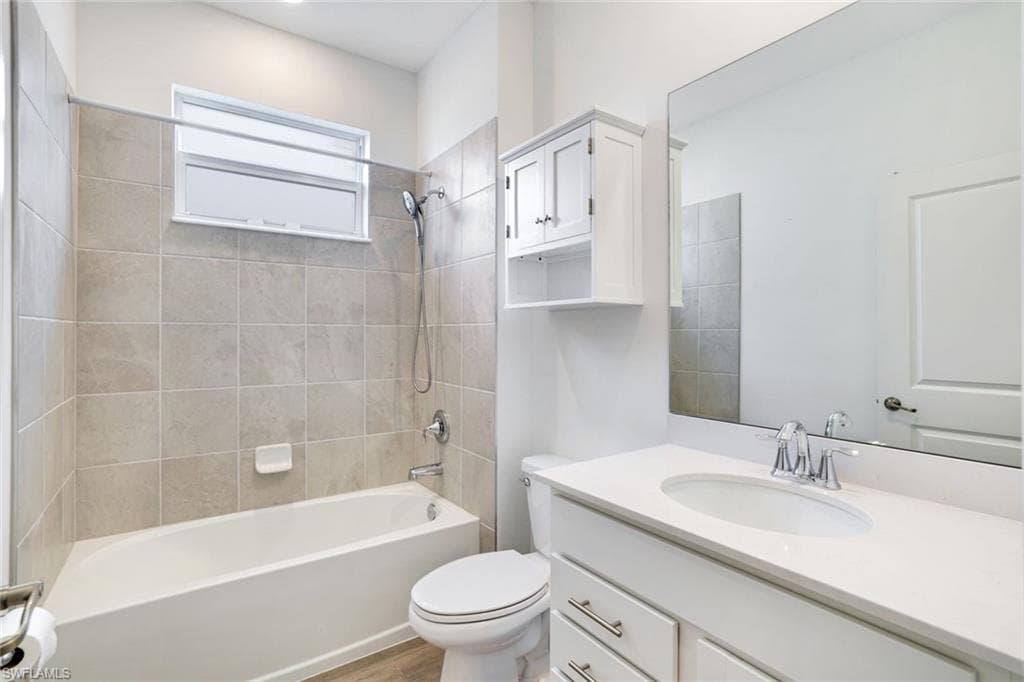 2253 Avocado Ln, Naples, FL 34120-19