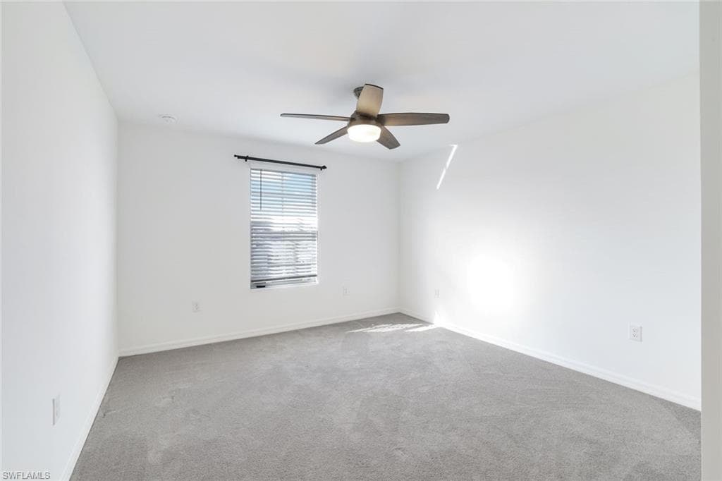 2253 Avocado Ln, Naples, FL 34120-23