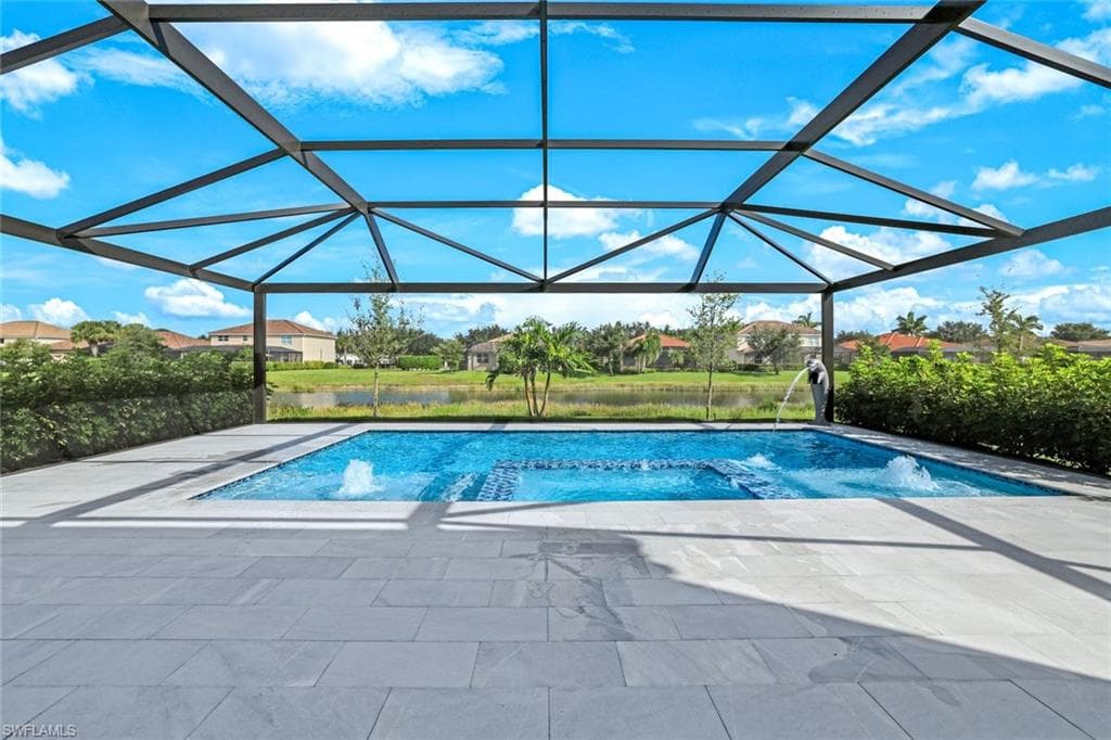 2253 Avocado Ln, Naples, FL 34120-26