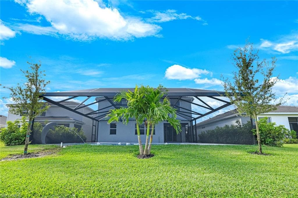 2253 Avocado Ln, Naples, FL 34120-30