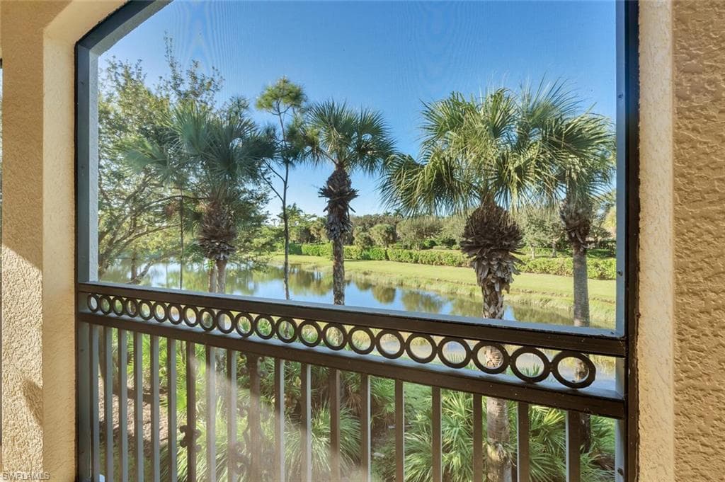 3720 Montreux Ln 203, Naples, FL 34114-39