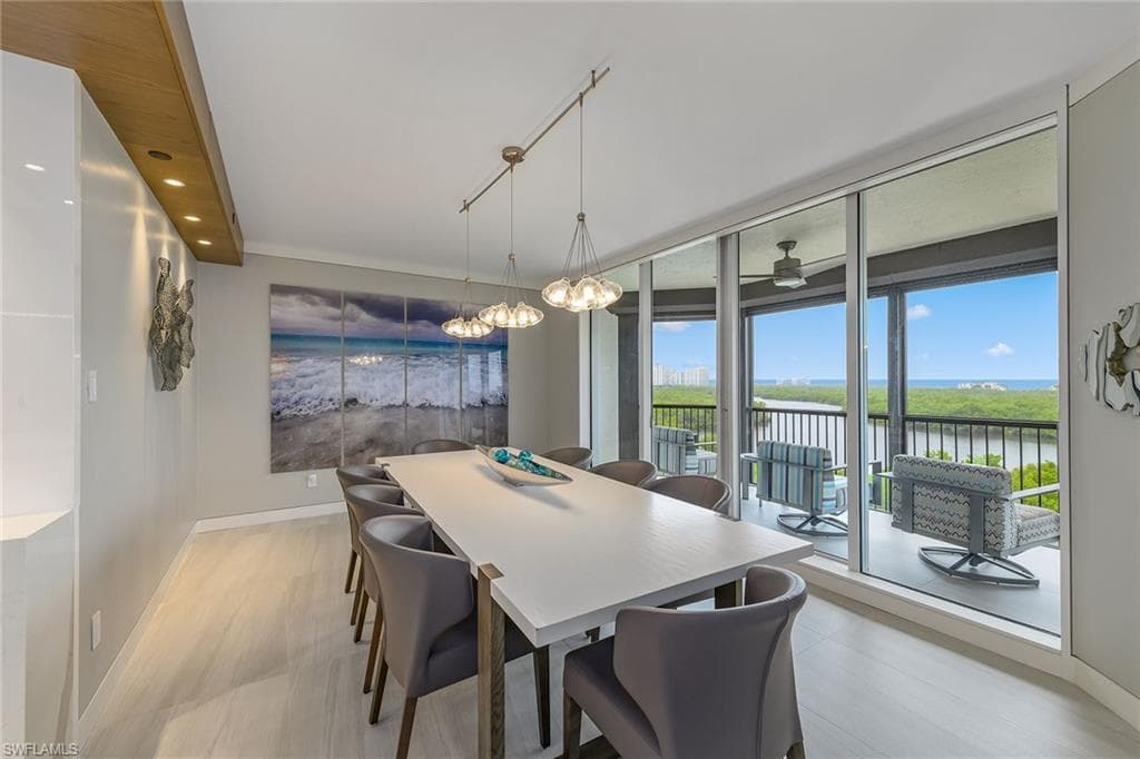 8960 Bay Colony Dr 502, Naples, FL 34108-9