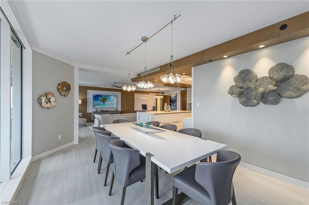 8960 Bay Colony Dr 502, Naples, FL 34108-10