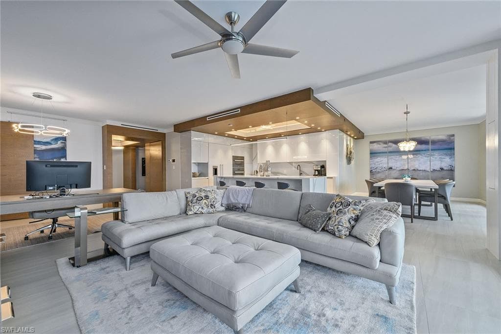 8960 Bay Colony Dr 502, Naples, FL 34108-3