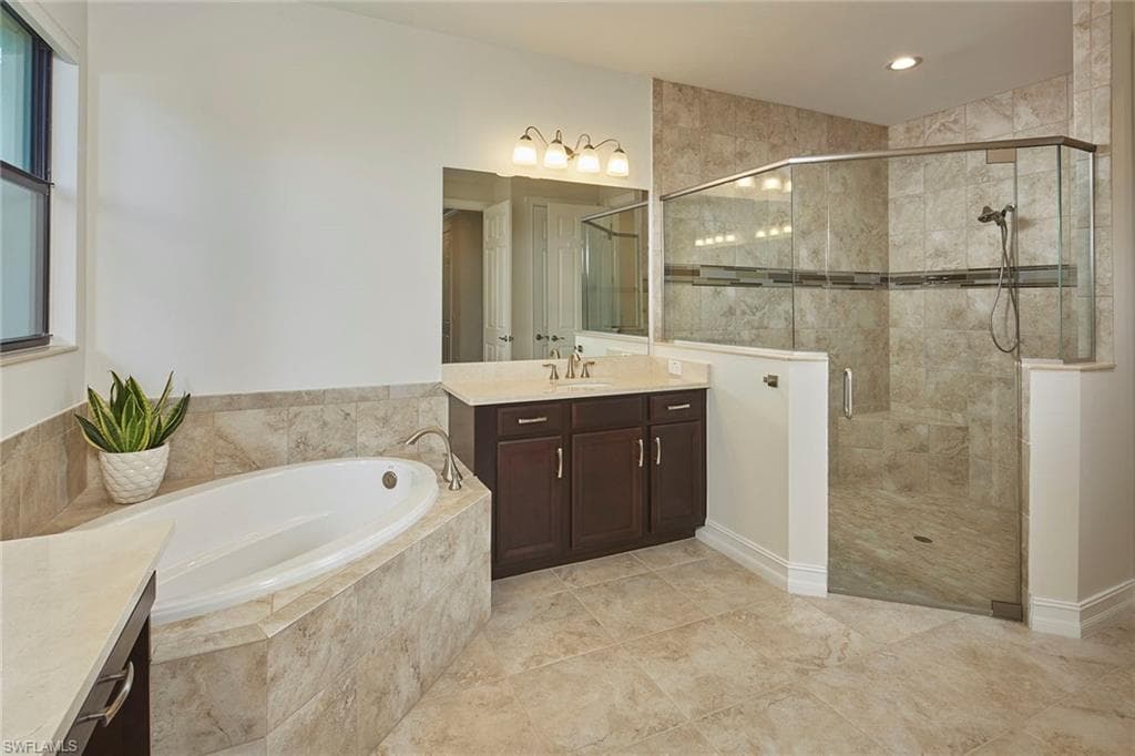 1621 Songbird Ct, Naples, FL 34120-12