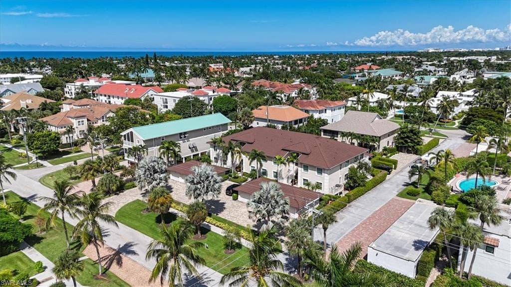 545 11th Ave S 104, Naples, FL 34102-1
