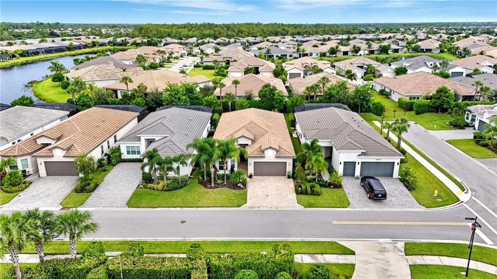 28604 Moraga Ln, Bonita Springs, FL 34135-36