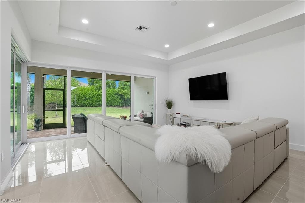 28604 Moraga Ln, Bonita Springs, FL 34135-7