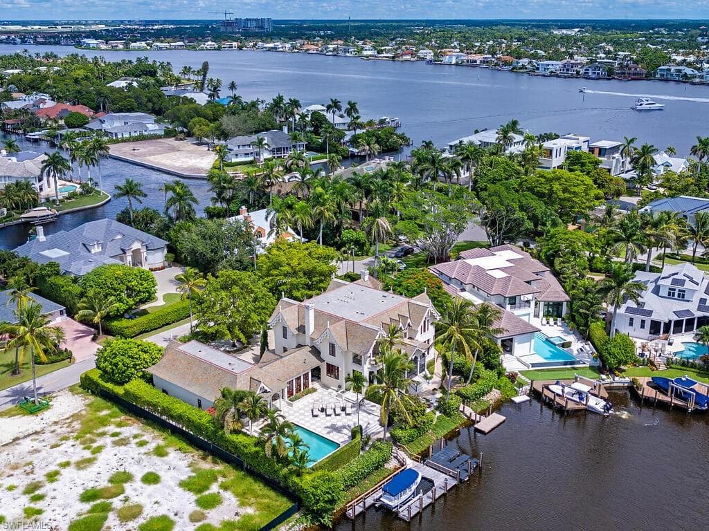 730 21st Ave S, Naples, FL 34102-10