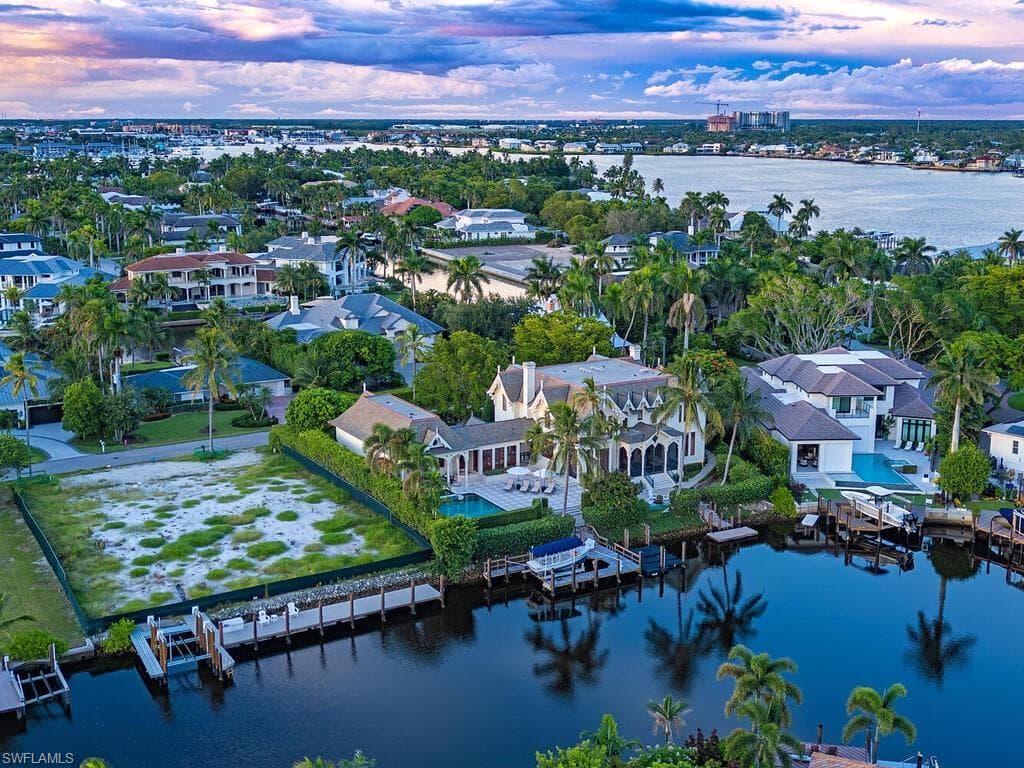 730 21st Ave S, Naples, FL 34102-11