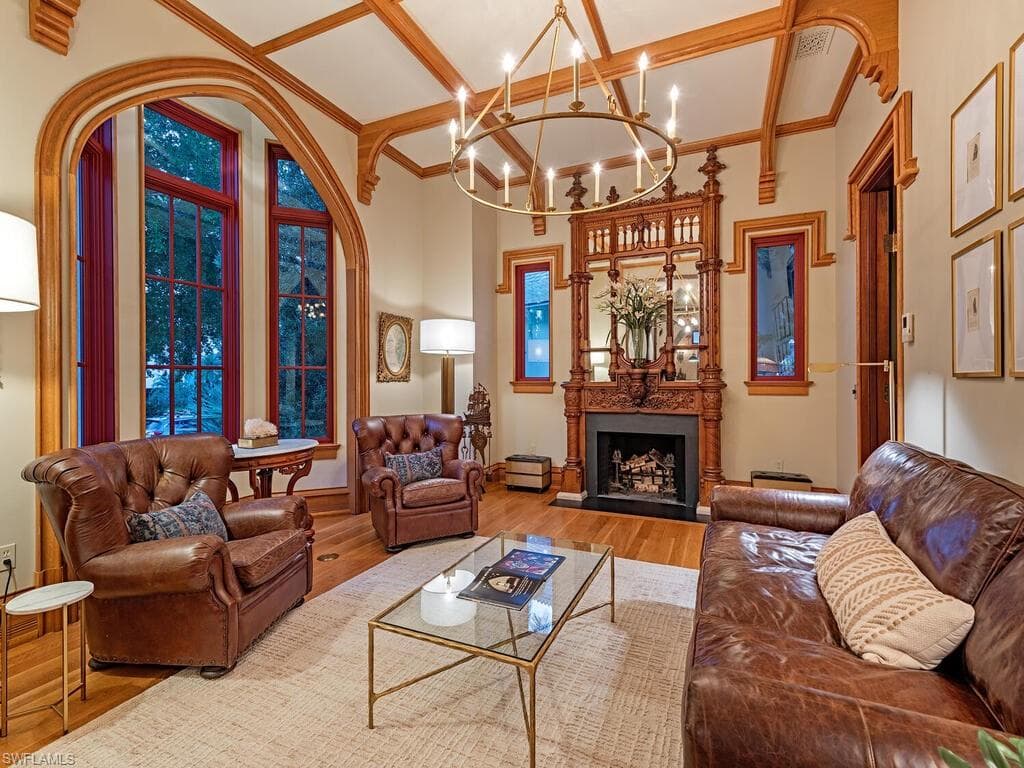 730 21st Ave S, Naples, FL 34102-19