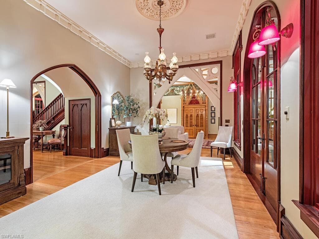 730 21st Ave S, Naples, FL 34102-28