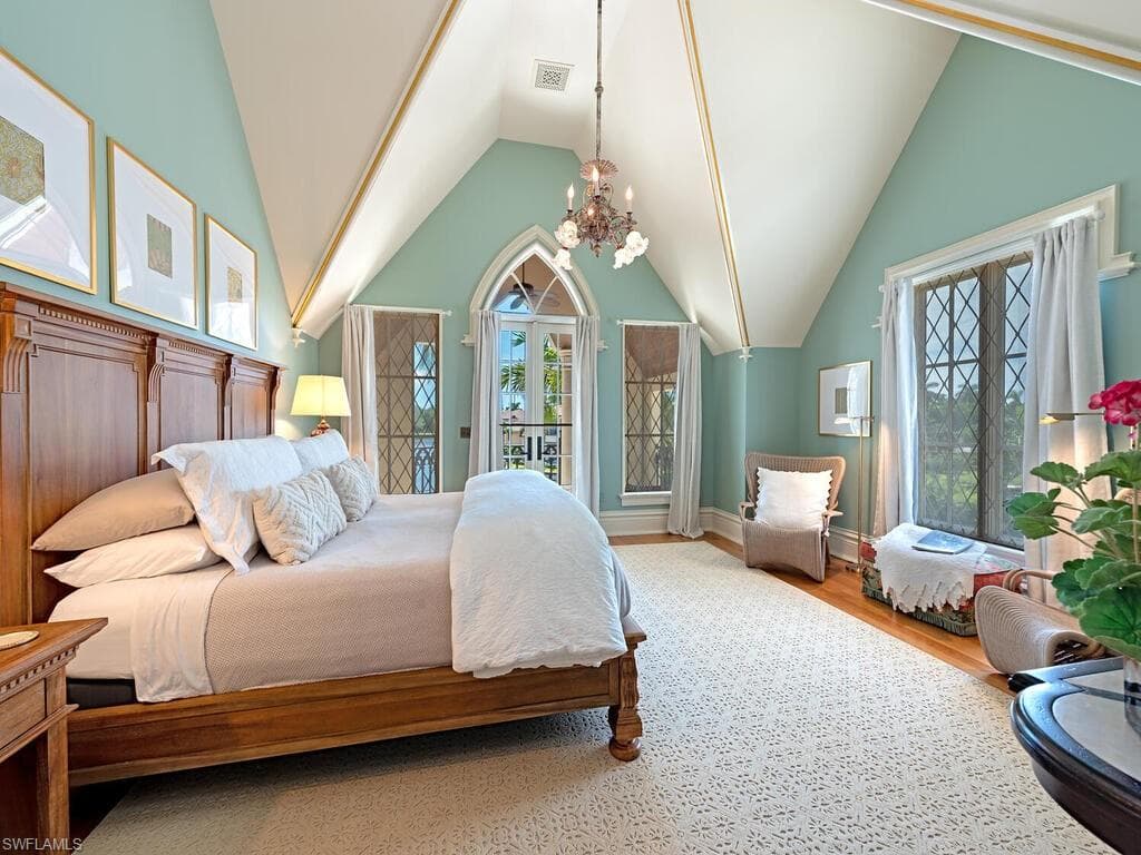 730 21st Ave S, Naples, FL 34102-30