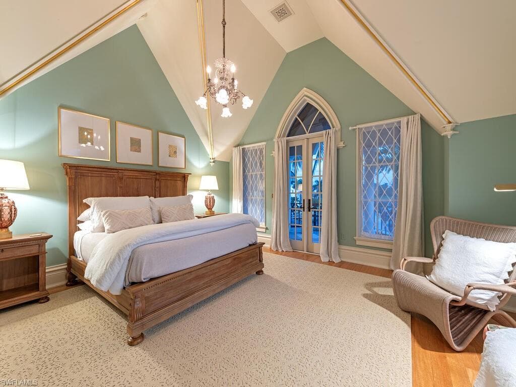 730 21st Ave S, Naples, FL 34102-31