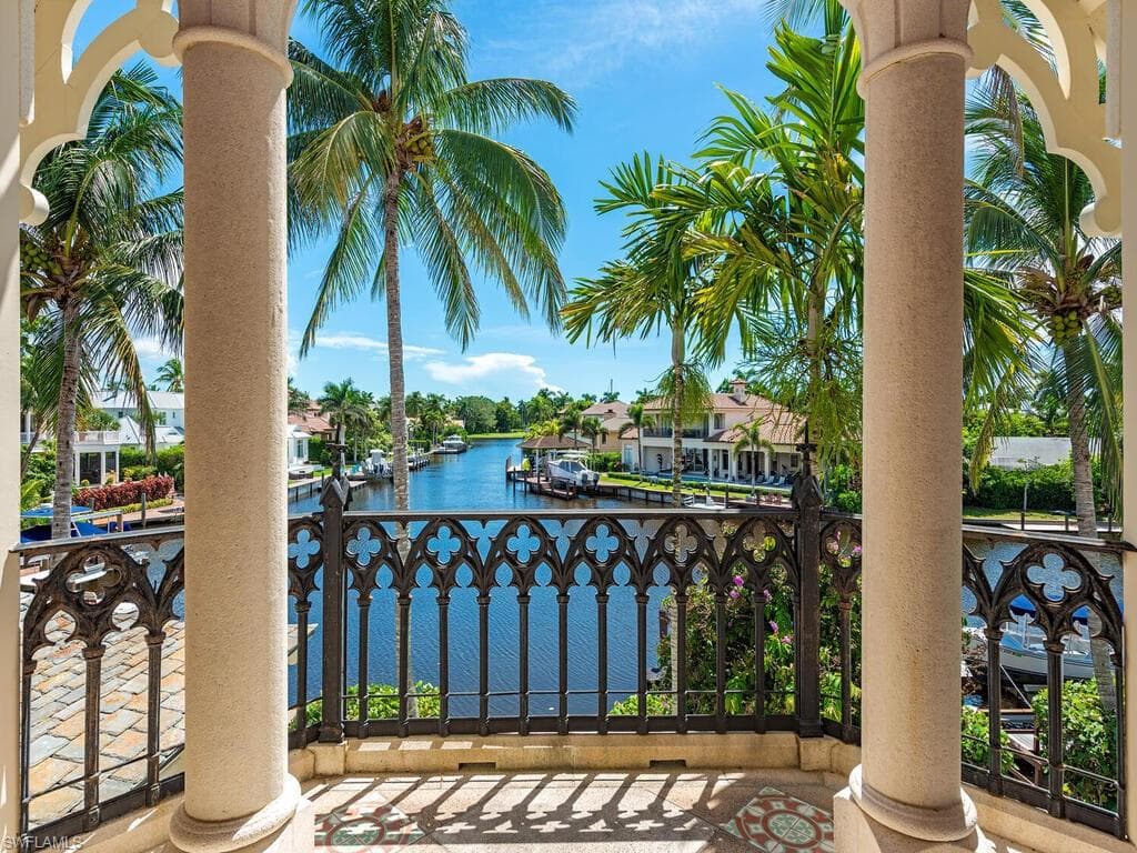 730 21st Ave S, Naples, FL 34102-32