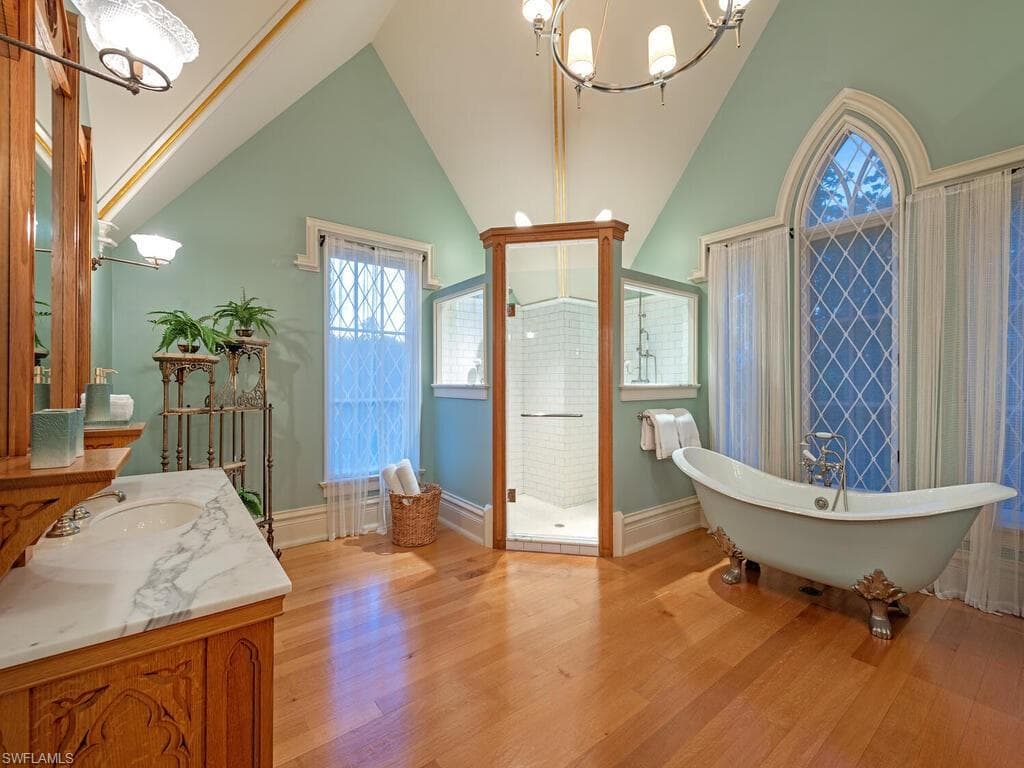 730 21st Ave S, Naples, FL 34102-34