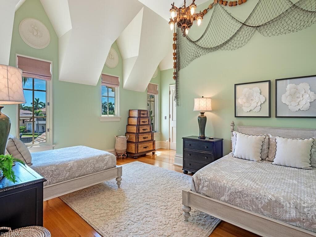 730 21st Ave S, Naples, FL 34102-36