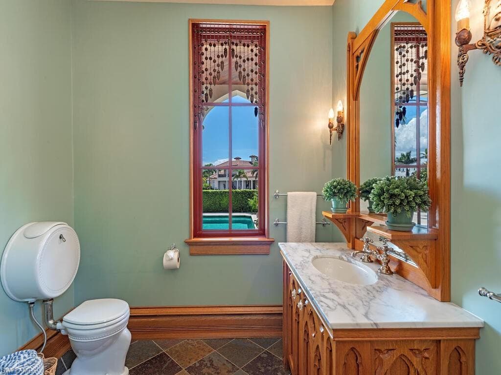 730 21st Ave S, Naples, FL 34102-37