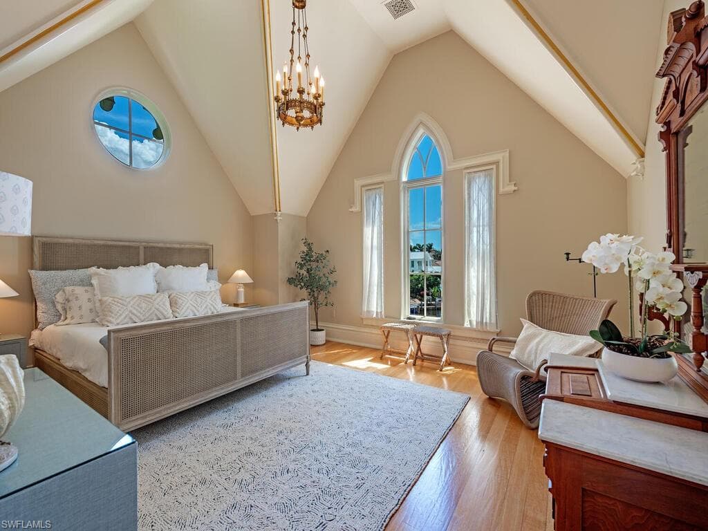 730 21st Ave S, Naples, FL 34102-38