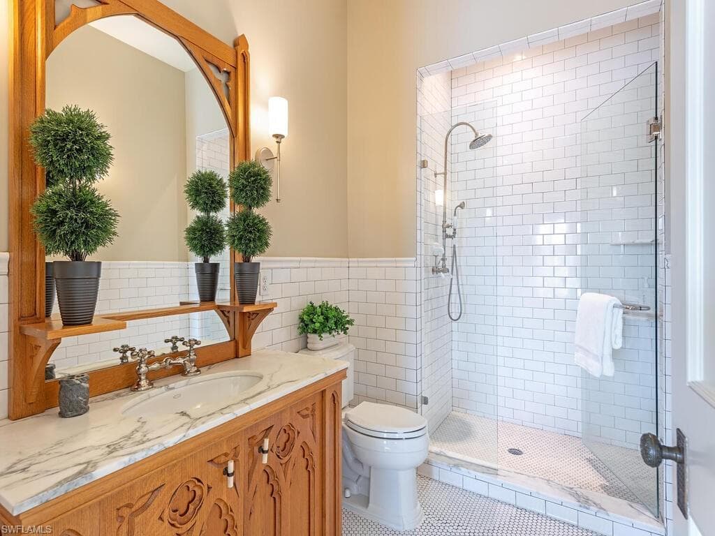 730 21st Ave S, Naples, FL 34102-40