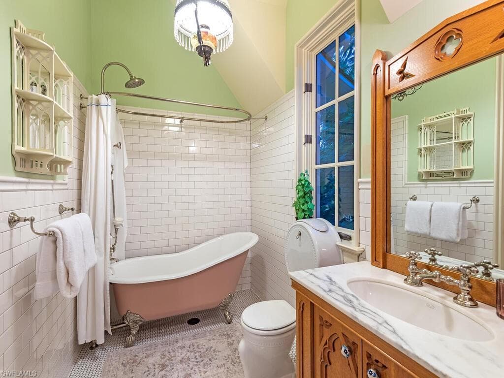 730 21st Ave S, Naples, FL 34102-41