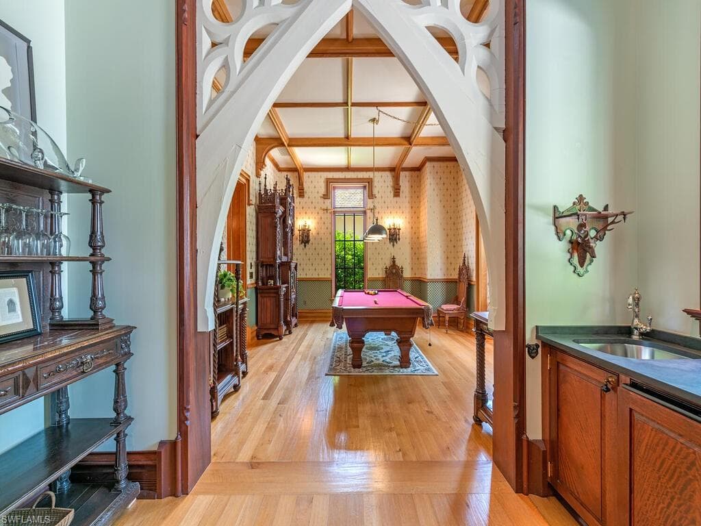 730 21st Ave S, Naples, FL 34102-44