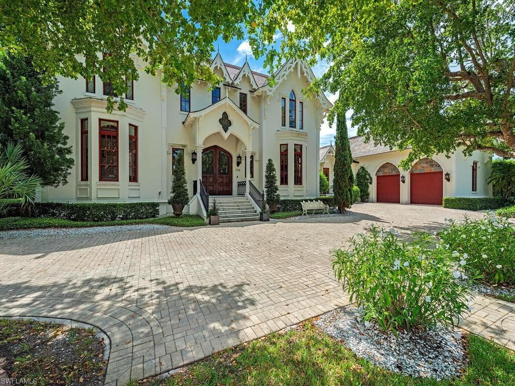 730 21st Ave S, Naples, FL 34102-7