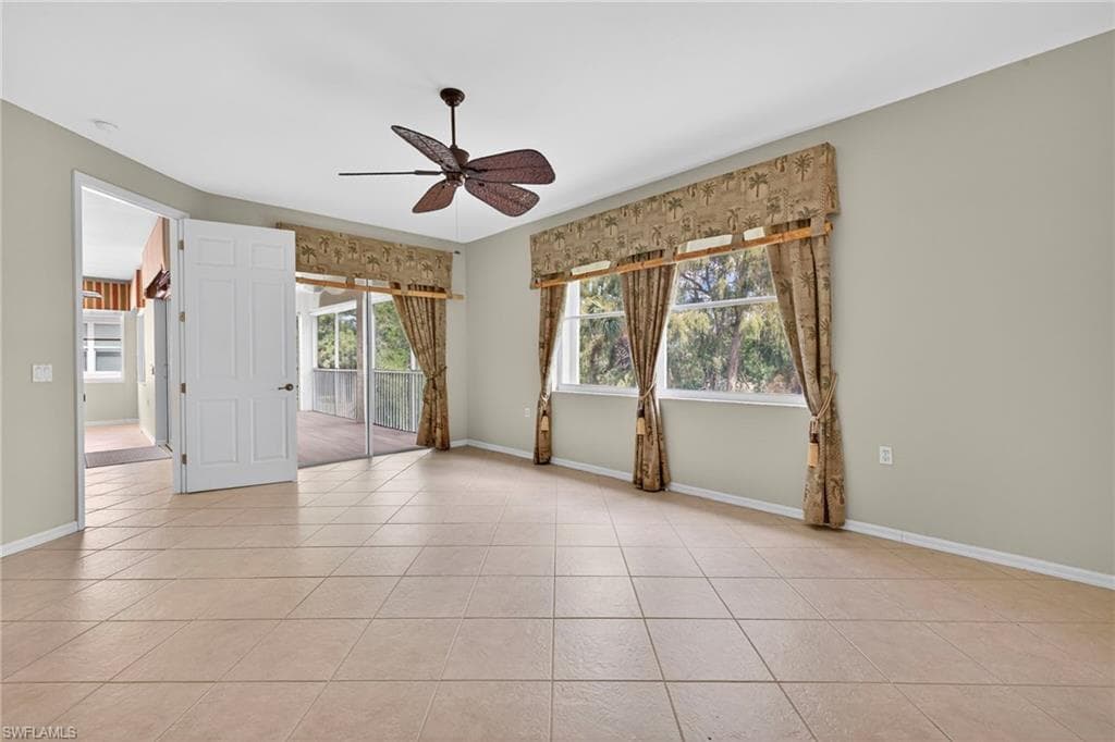 3962 Bishopwood Ct W 201, Naples, FL 34114-17