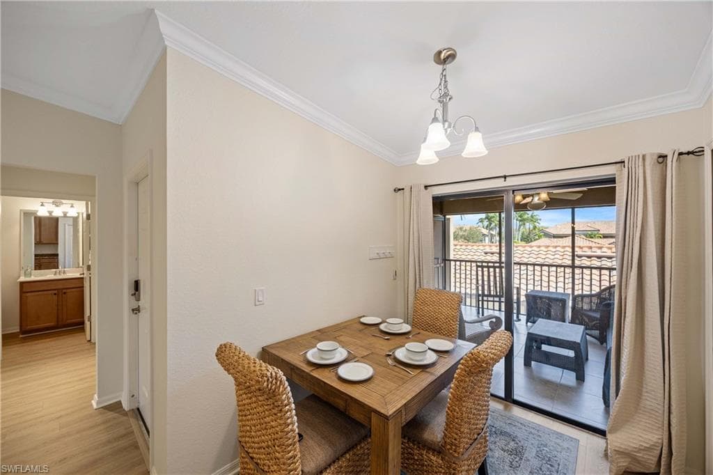 9832 Venezia Cir 1025, Naples, FL 34113-10