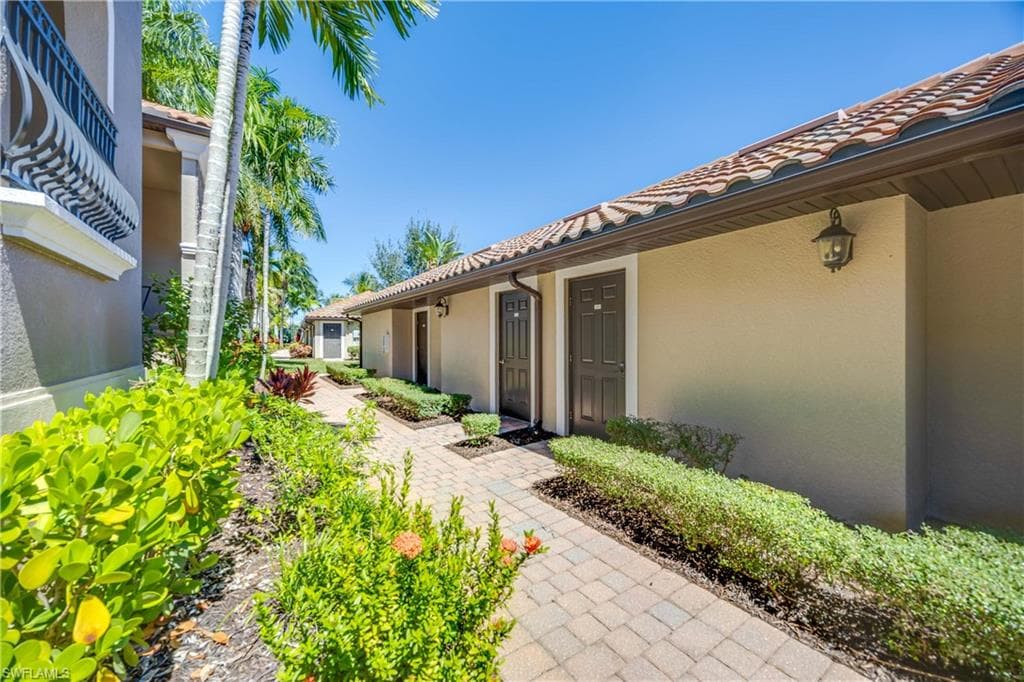 9832 Venezia Cir 1025, Naples, FL 34113-26