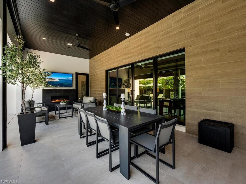 1251 Creech Rd, Naples, FL 34103-32